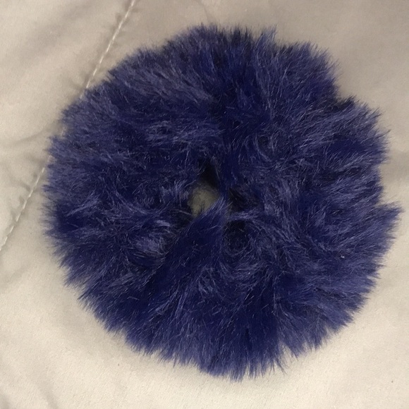 2 set, scrunchies from Icing. - Picture 4 of 5